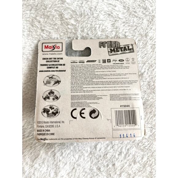 2 Maisto Fresh Metal Die Cast Toy Cars Ford Mustang GT Boss 302 Blue Red 2010 - Picture 5 of 10